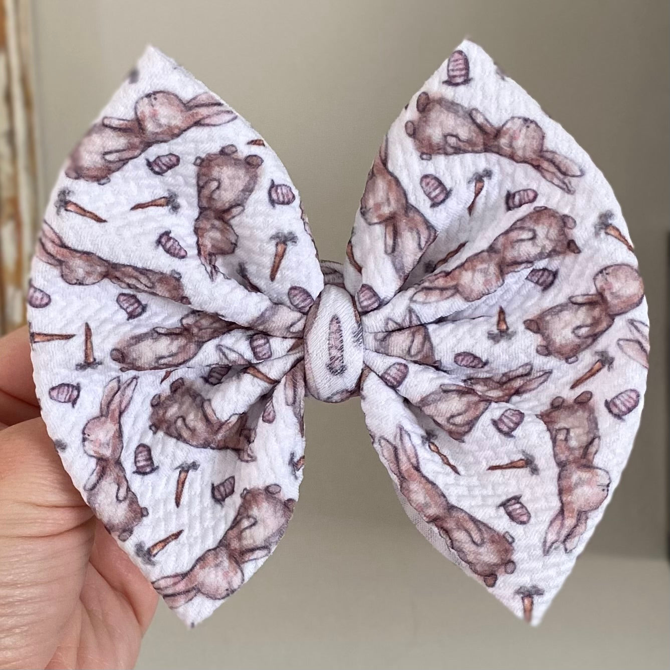 Beige Bunnies Bow
