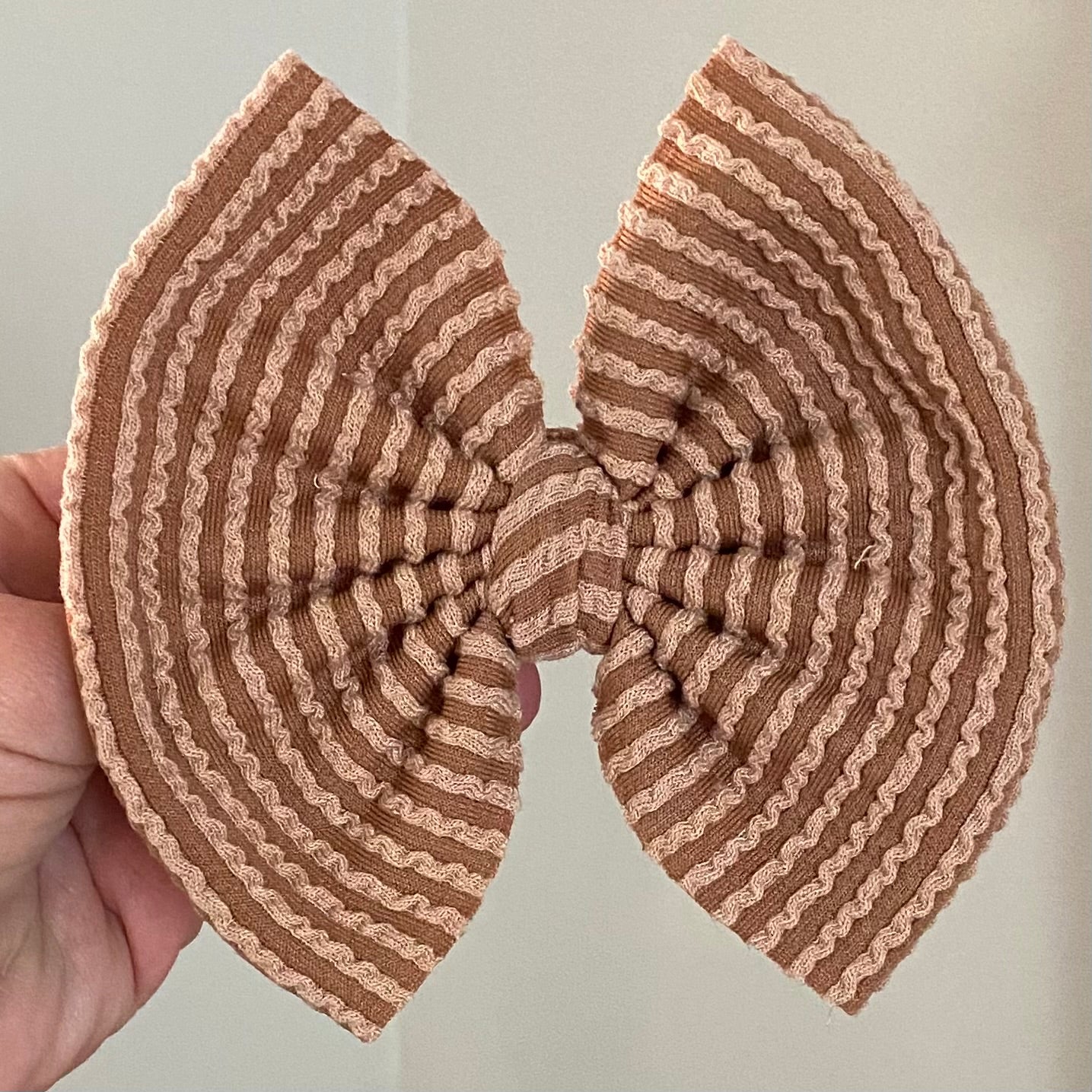 Waved Bow - Cappuccino