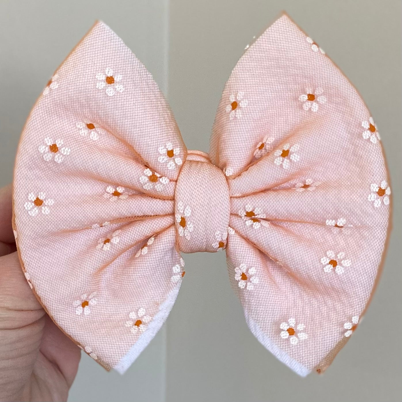 Daisy Mesh Bow