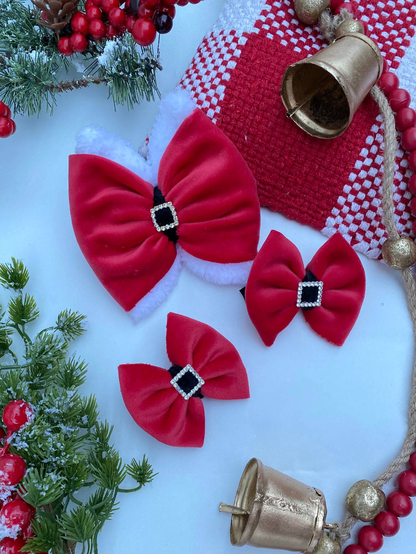 Santa Velvet Buckle Bow