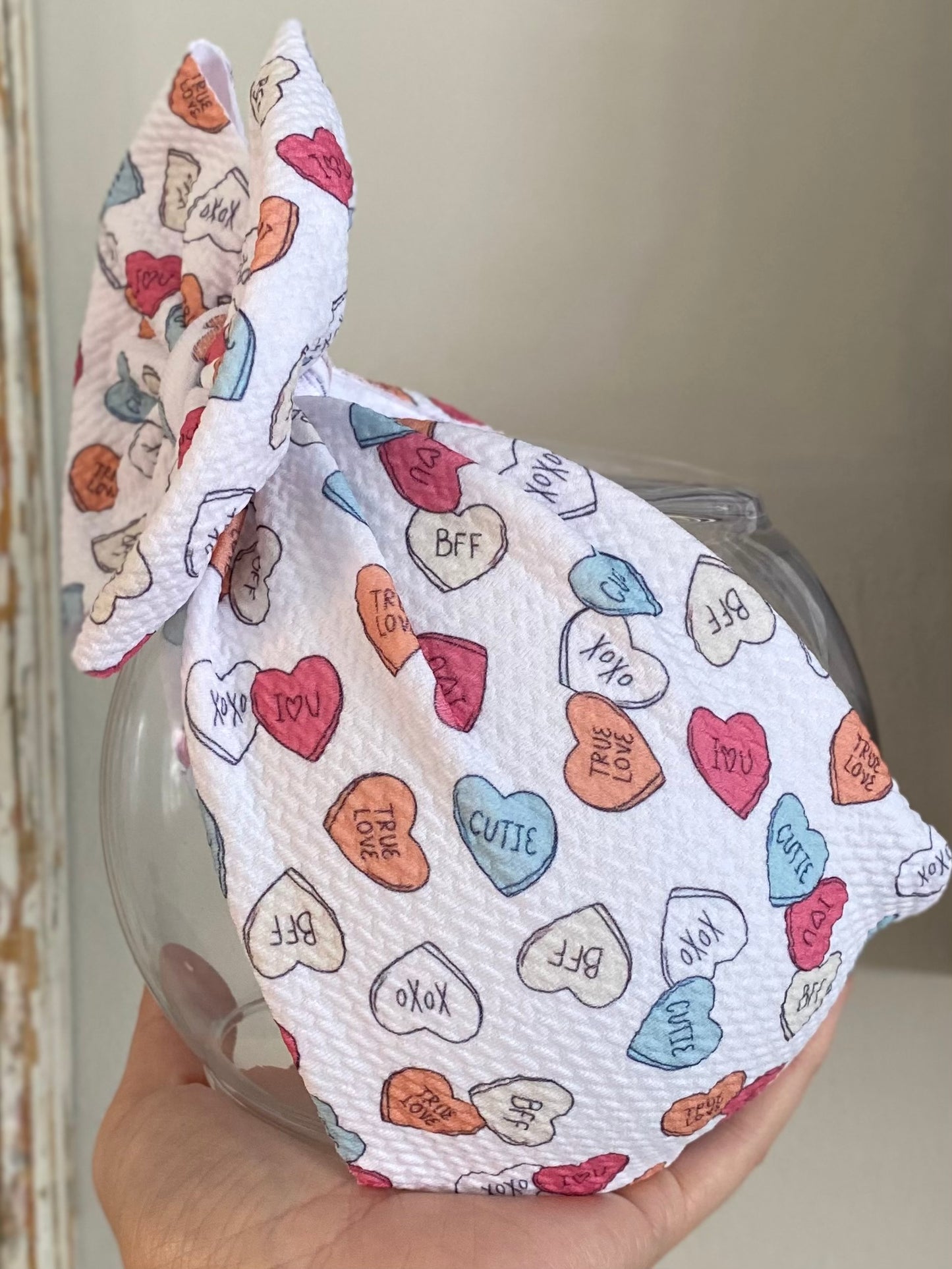 Neutral Conversation Hearts Wrap