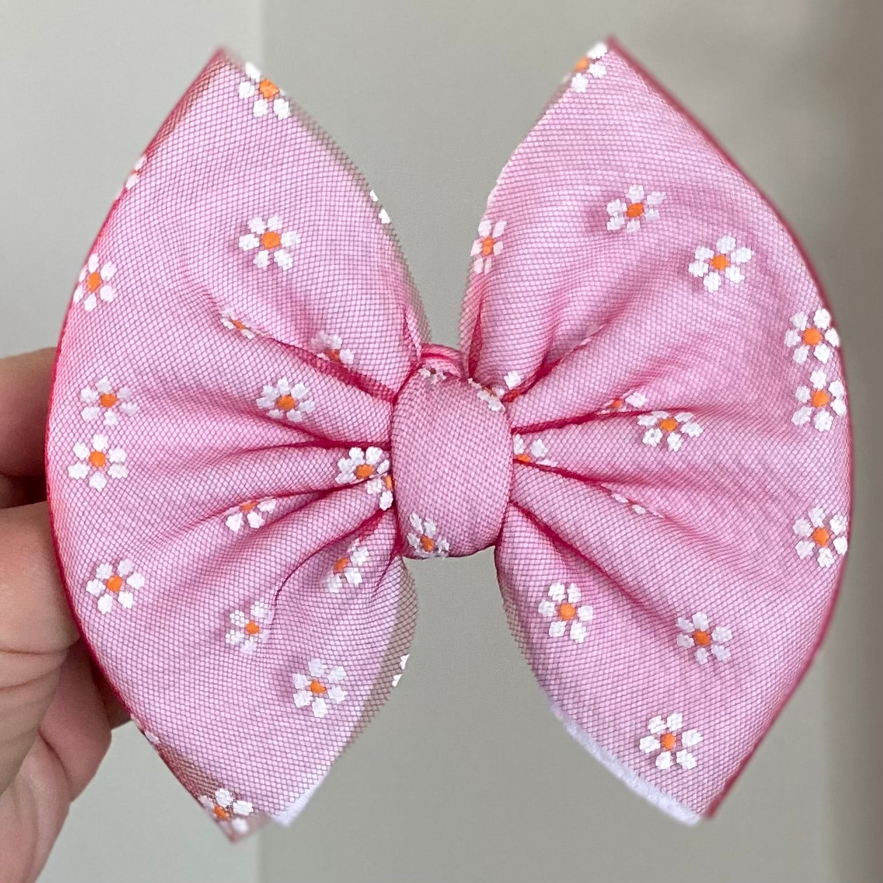 Daisy Mesh Bow