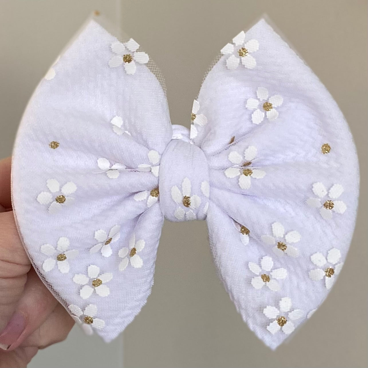 Daisy Mesh Bow