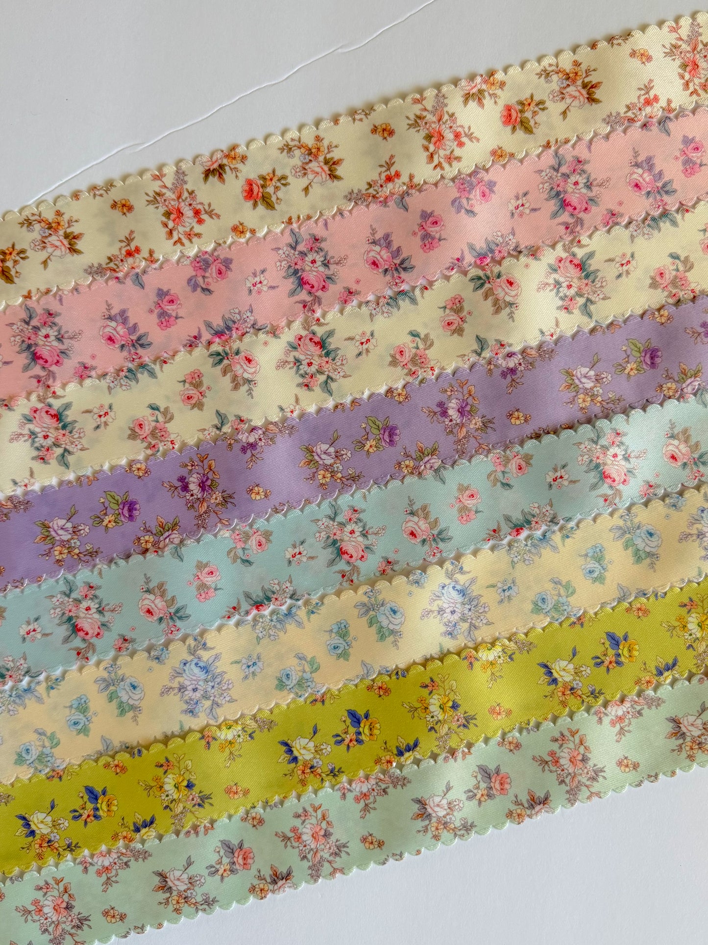 Scalloped Floral Ribbon Bow