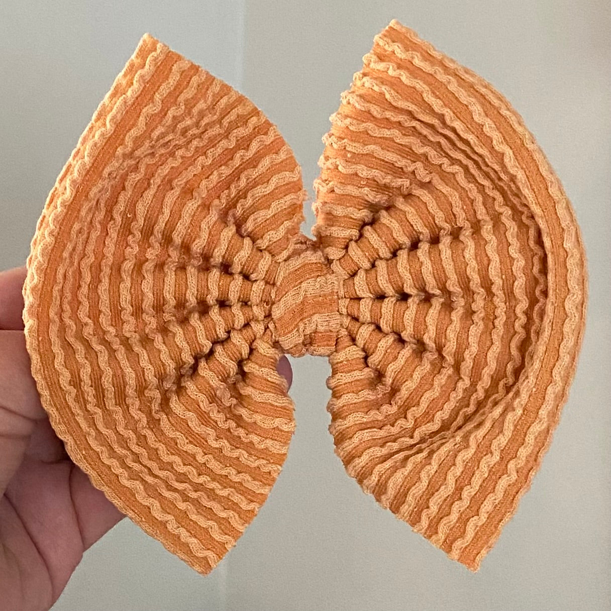 Waved Bow - Squash