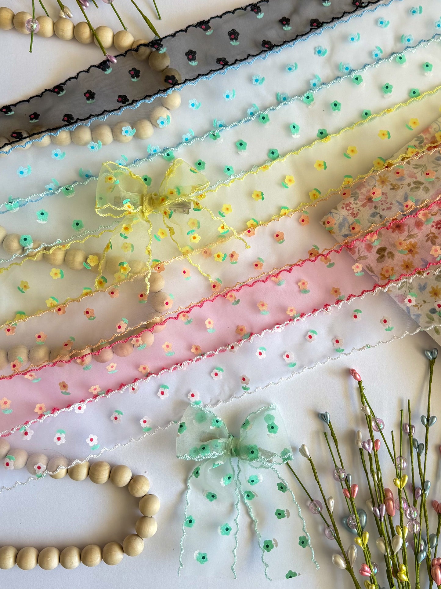 Daisy Mesh Ribbon Bow