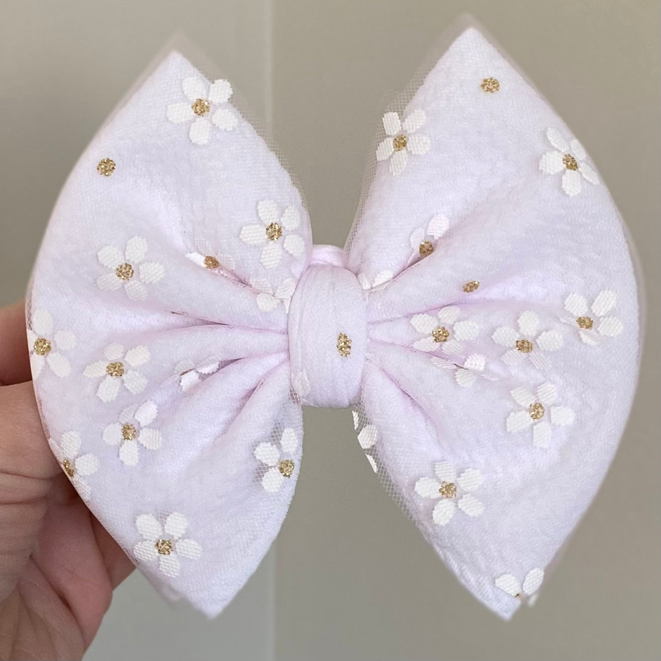 Daisy Mesh Bow