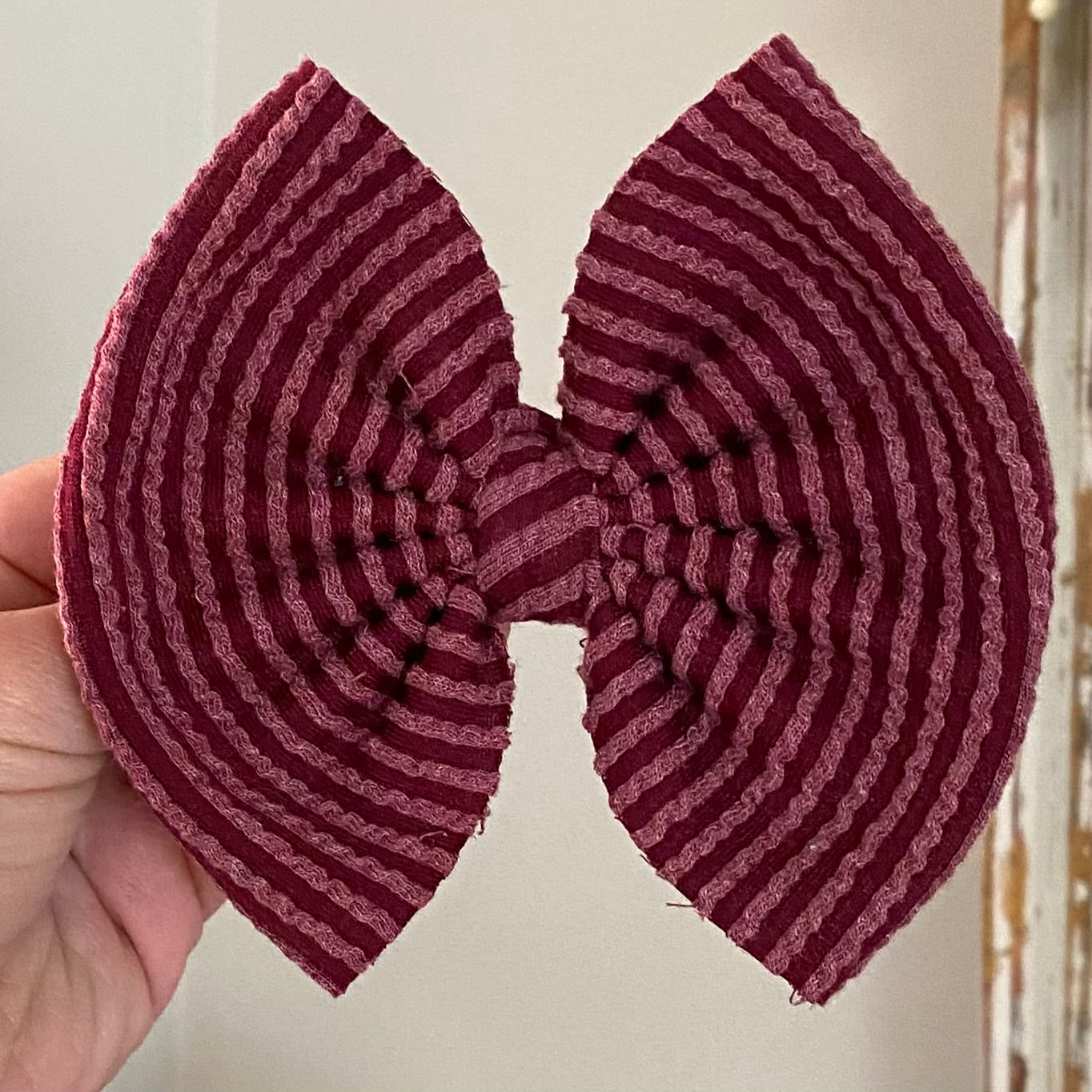 Waved Bow - Merlot