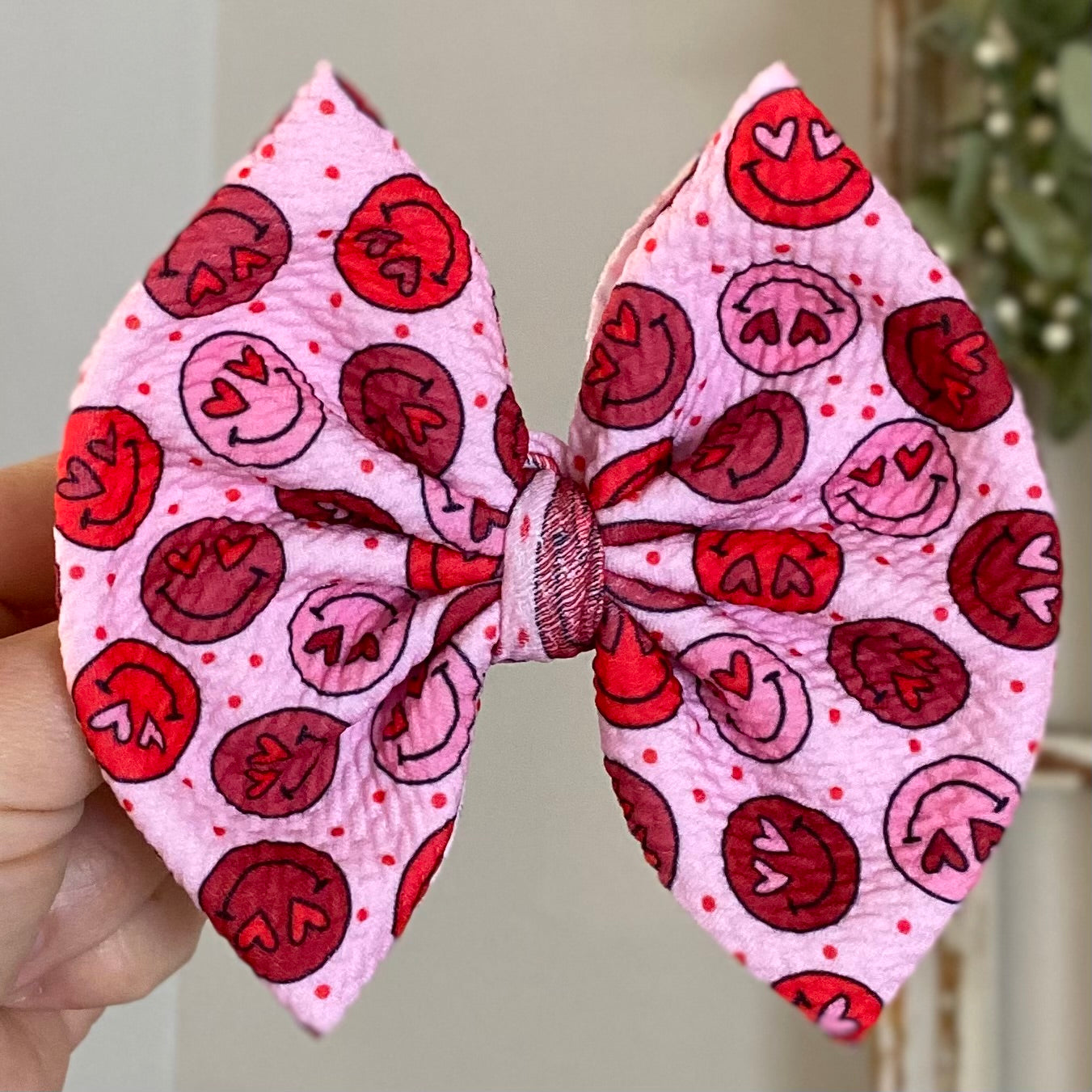 Valentines Smiley Bow