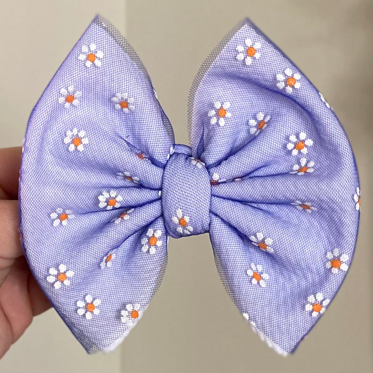 Daisy Mesh Bow