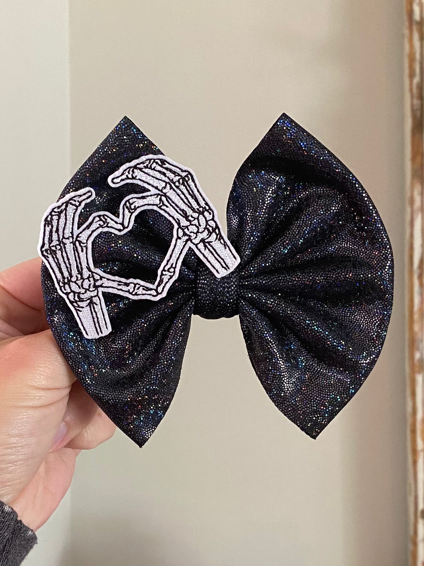 Skull Heart Holo Bow