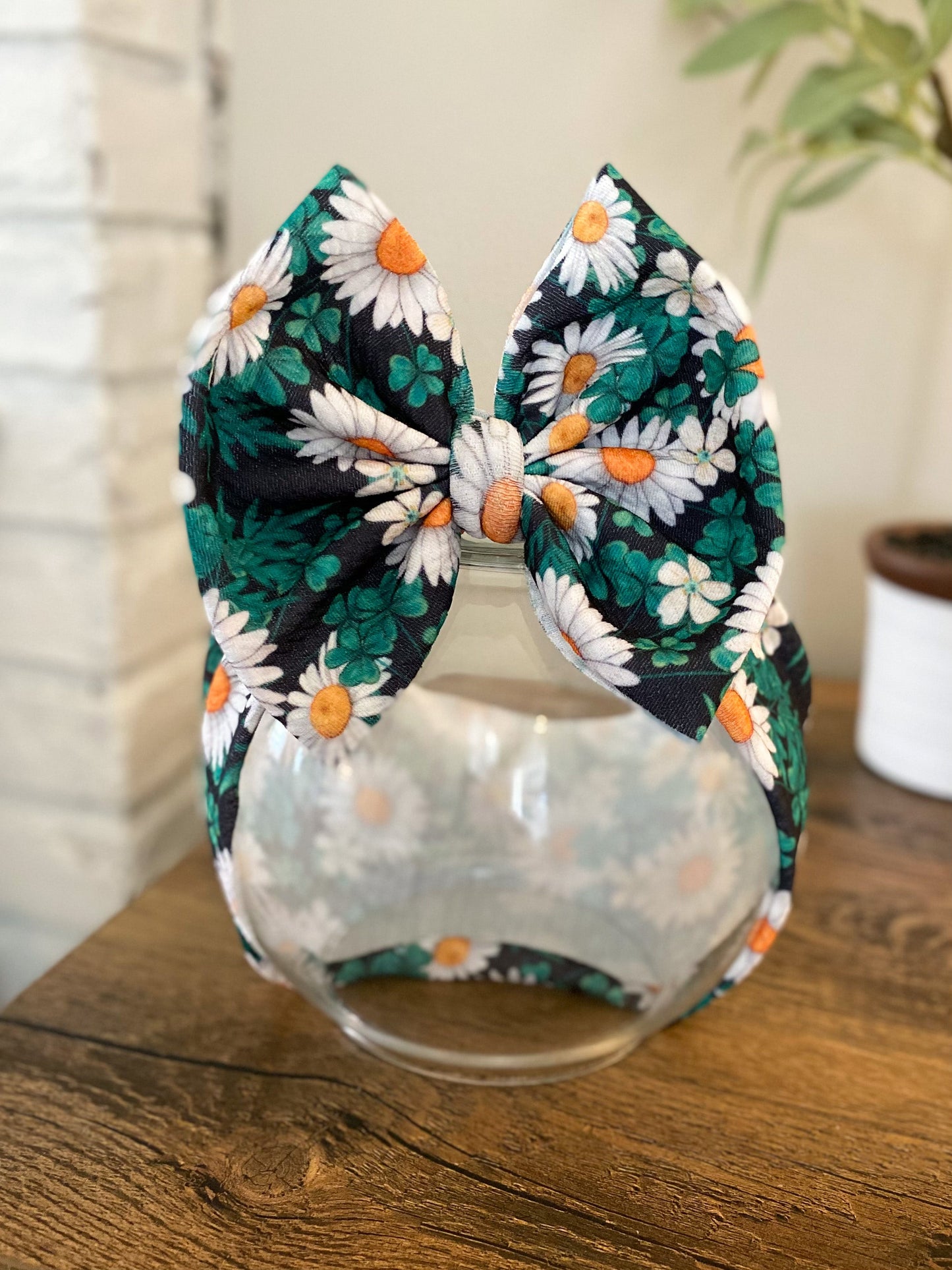 Daisies & Clovers Bow