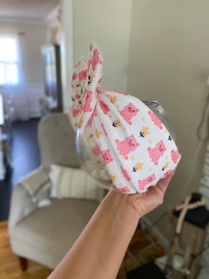 Piggies Bow