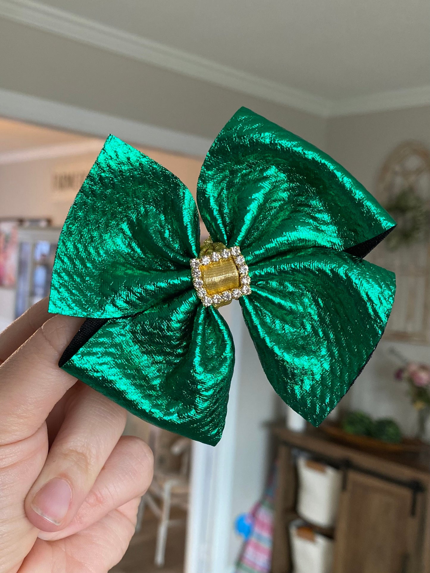 Leprechaun Buckle Bow