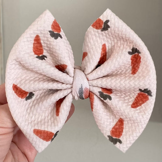 Neutral Cutie Carrots Bow