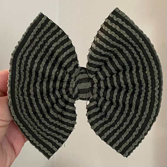 Waved Bow - Olive