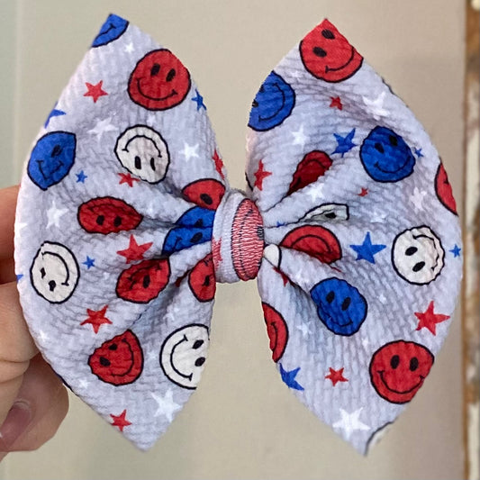 Smiles & Stars Bow