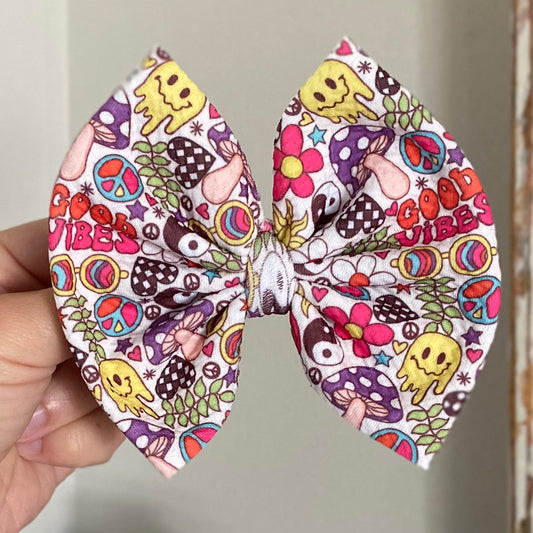 Good Vibes Bow