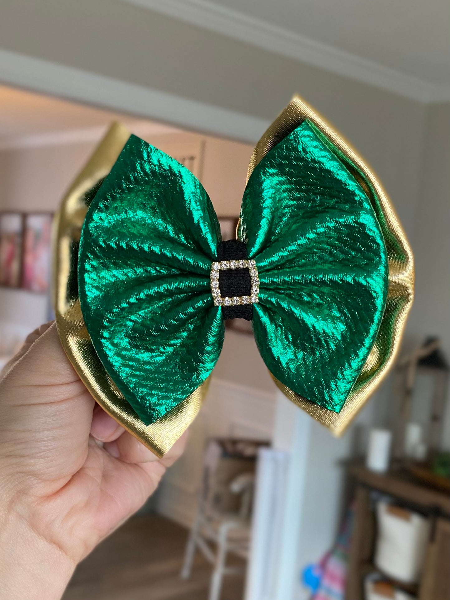 Leprechaun Buckle Bow