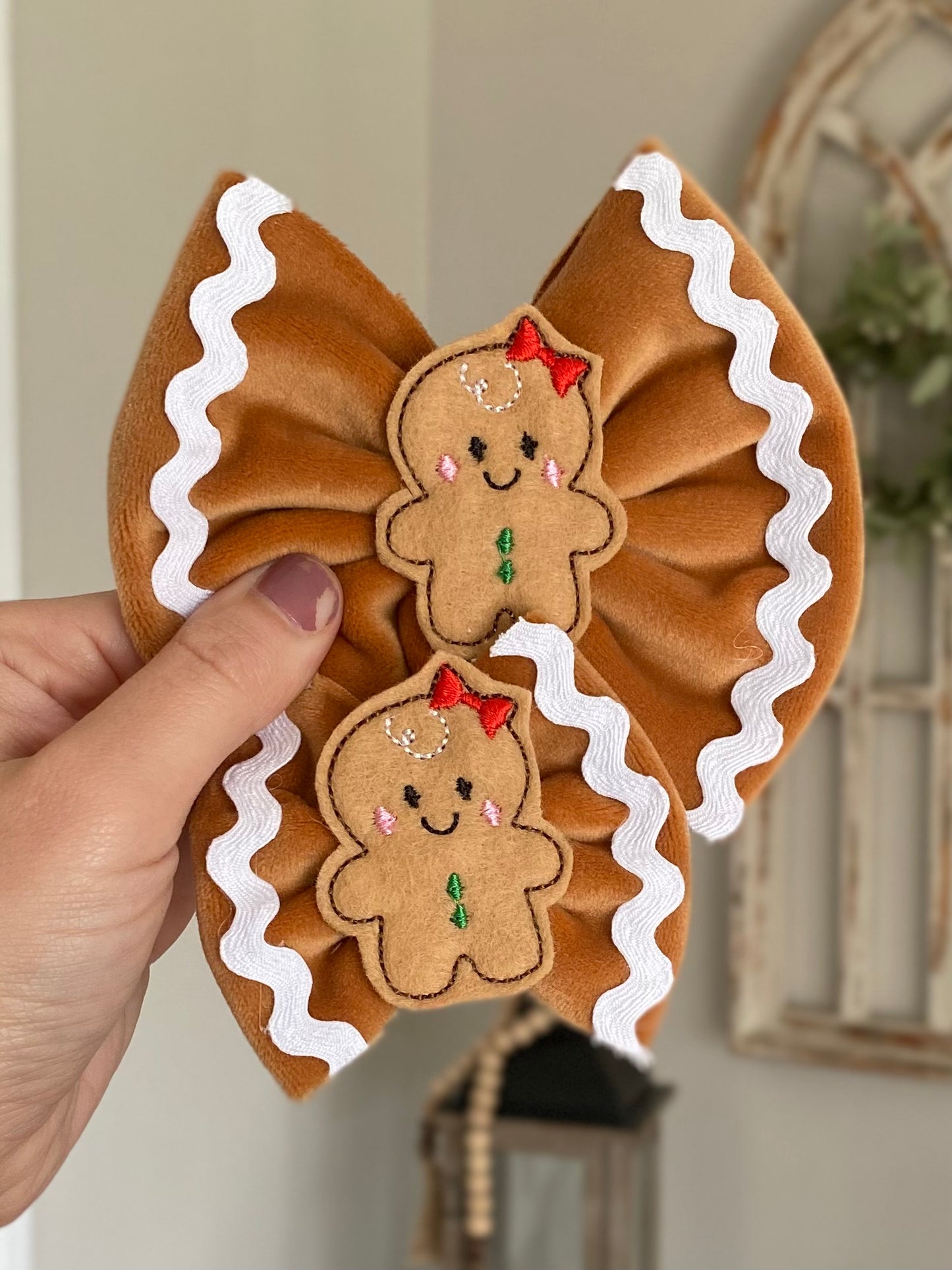 Gingerbread Velvet Bow