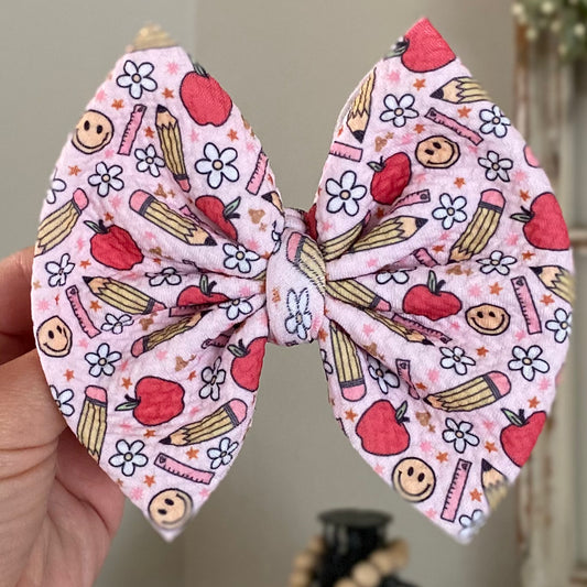 Teacher’s Pet Bow