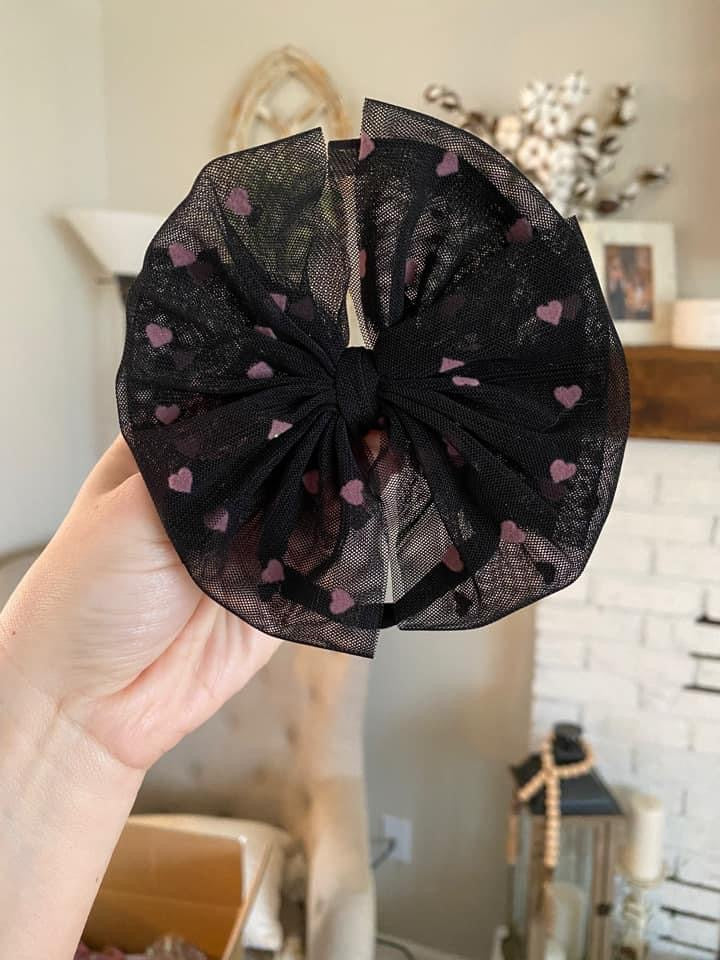 Black/Pink Mesh Heart Bow